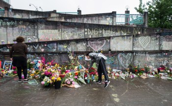 7f343fa3-84bb-4c4e-b5fd-199df2bfbb42-MemorialtoPortlandheroesatHollywoodTransitCenter18